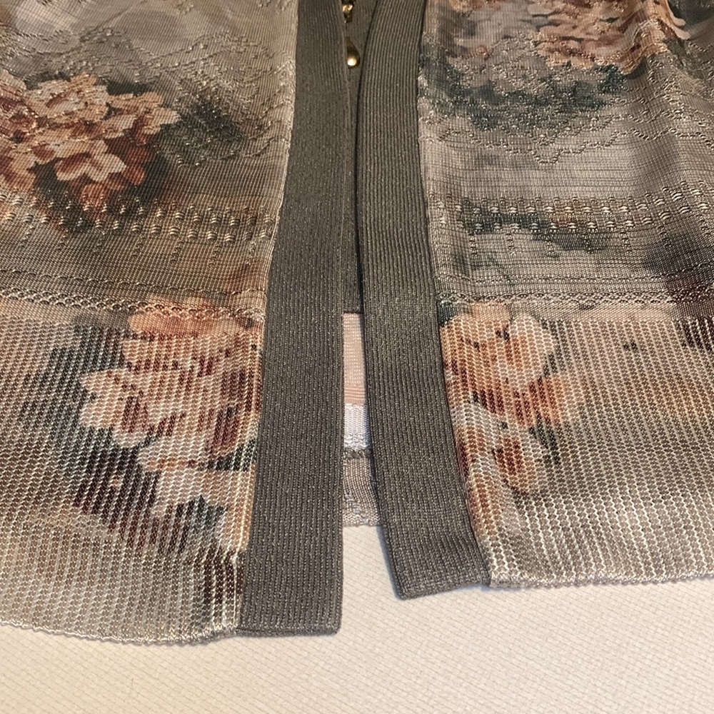 R&M Richard’s Olive Green Floral Print Pantsuit - Picture 7 of 10